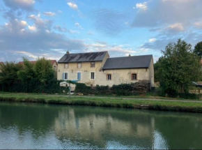 Maison de charme sur le Canal de Loire